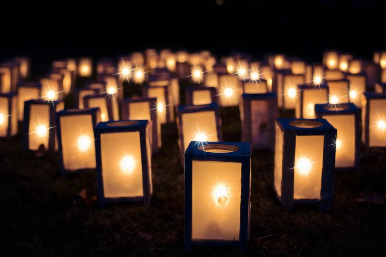 lights, lamps, lanterns, incandescent, glow, glowing, light, lighting, illuminated, candlelight, night, dark, decoration, lights, light, light, light, light, light, night, night. Dark-sky lighting in Montreal and Quebec City: rules to check before buying