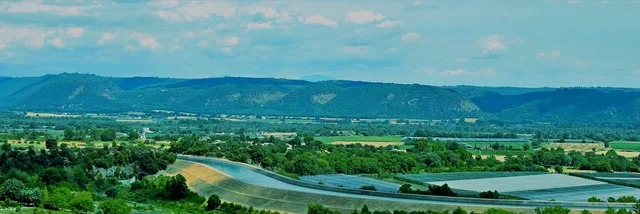 farm, agriculture, passage, provence, luberon, volx, canal de la durance, irrigation, plateau de valensole, irrigation, irrigation, irrigation, irrigation, irrigation. Real smart irrigation vs an app bolted onto a garden-store timer