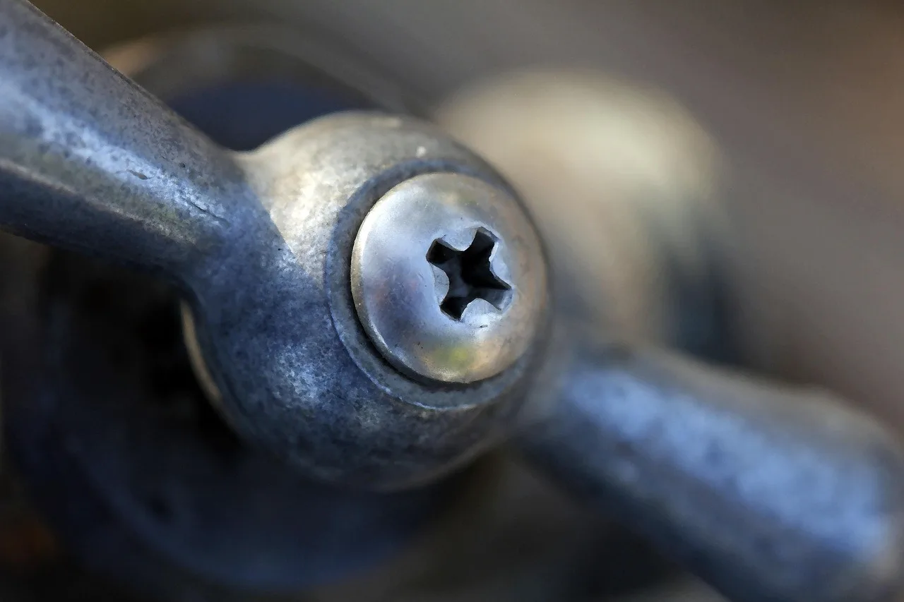 spigot, water, garden, faucet, metal, valve, tap, screw, hose, nature, hardware. Hidden costs behind installing yard automation gear at a property